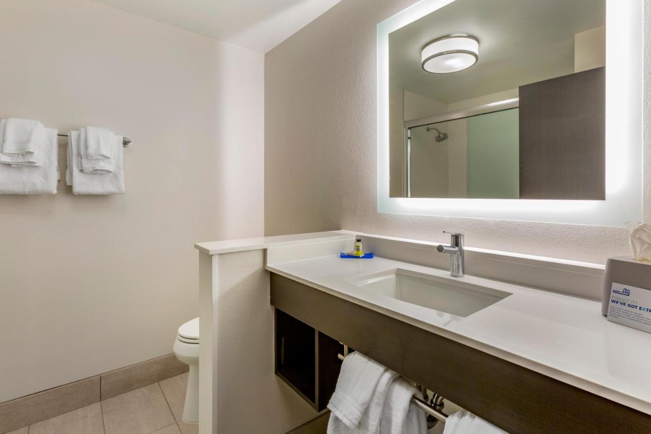 Holiday Inn Express & Suites - Phoenix Dwtn - State Capitol By Ihg מראה חיצוני תמונה