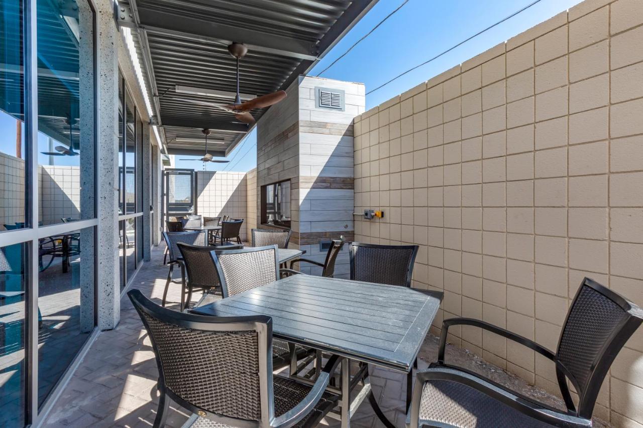 Holiday Inn Express & Suites - Phoenix Dwtn - State Capitol By Ihg מראה חיצוני תמונה