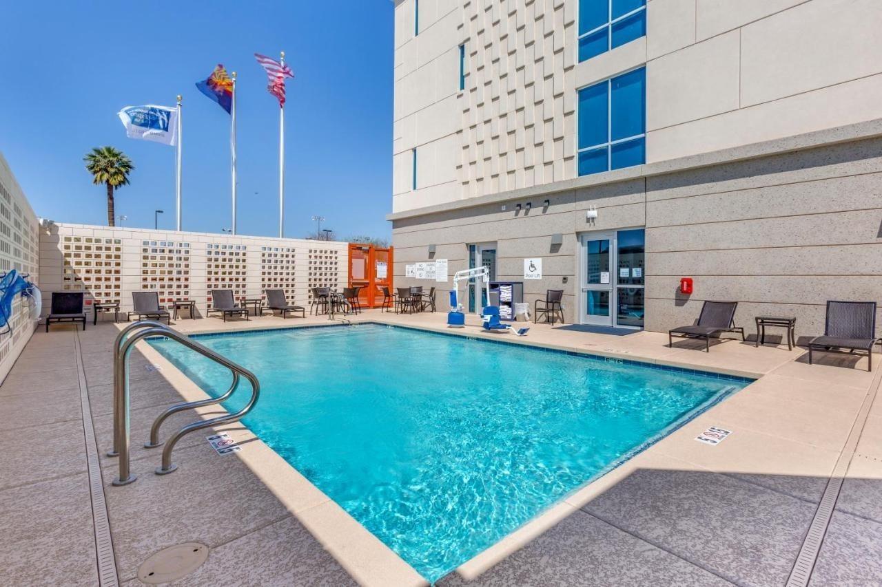 Holiday Inn Express & Suites - Phoenix Dwtn - State Capitol By Ihg מראה חיצוני תמונה