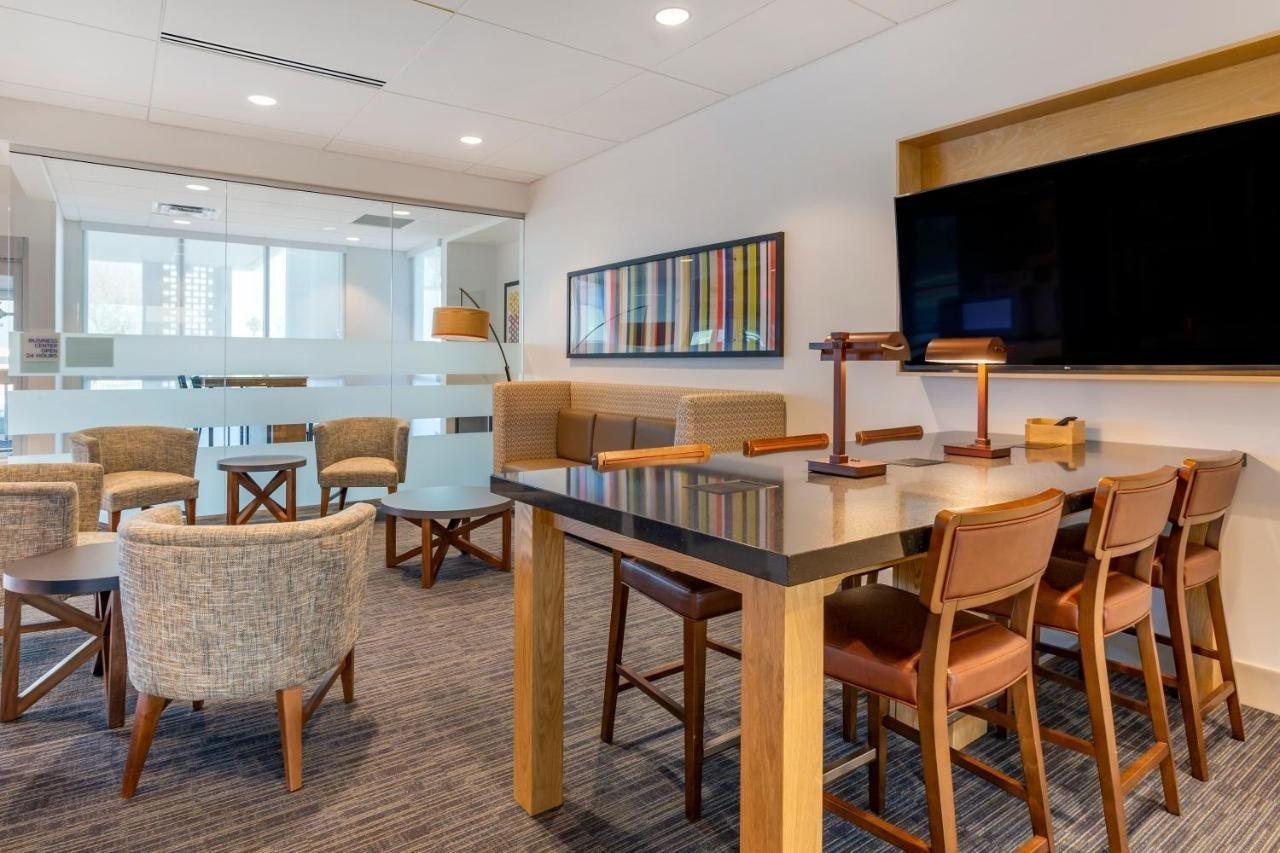 Holiday Inn Express & Suites - Phoenix Dwtn - State Capitol By Ihg מראה חיצוני תמונה
